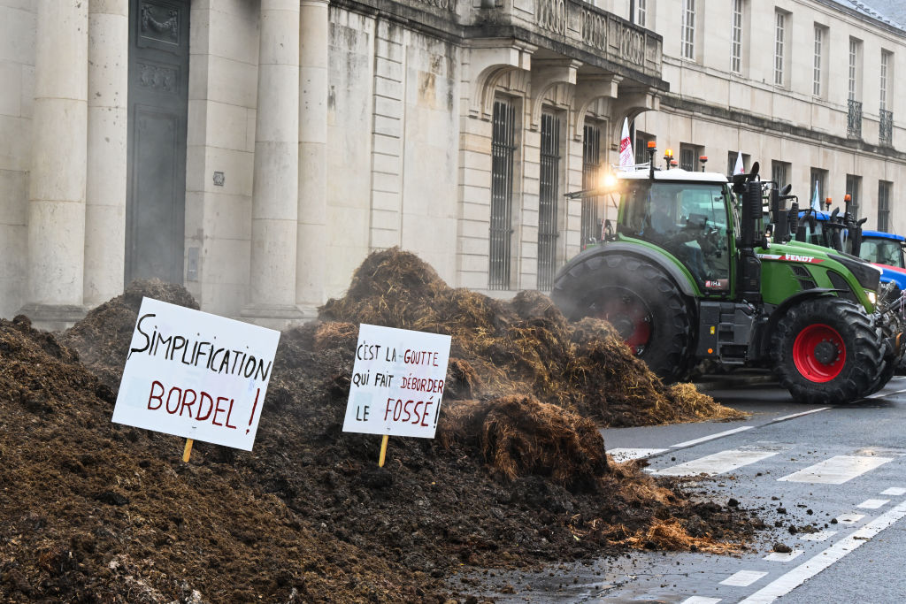 "Pas de pays sans paysan" : la mobilisation des agriculteurs reprend de l’ampleur