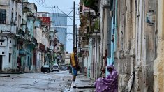 Sans électricité pour la troisième nuit consécutive, les Cubains se rebellent et le gouvernement menace