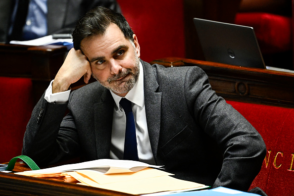 Le ministre du Budget et des Comptes publics Laurent Saint-Martin lors de la séance de débat sur le projet de loi de finances 2025 à l'Assemblée nationale. (JULIEN DE ROSA/AFP via Getty Images)