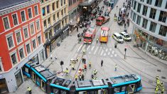 « Spectaculaire » : un tramway déraille dans le centre ville Oslo mais personne n’est « grièvement blessé »