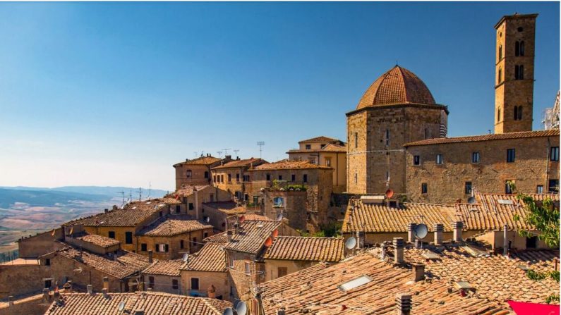 La ville animée et artistique de Volterra, en Toscane, était un important centre commercial pour l'ancien peuple étrusque. (Addie Mannan, Rick Steves' Europe)