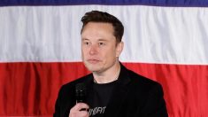 Elon Musk offre chaque jour un million de dollars à un électeur qui signe une pétition, suscitant ainsi une mise en garde du gouverneur