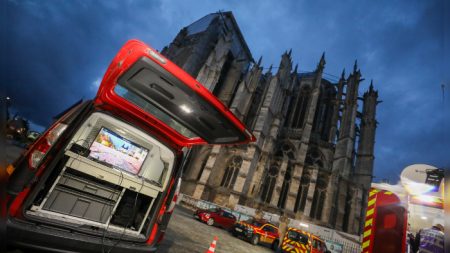 Oise : grâce aux ouvriers, un incendie évité de justesse dans les combles de la cathédrale de Beauvais