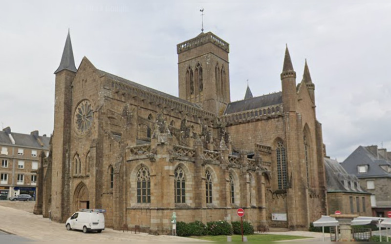 Profanation de l'église Notre-Dame de Vire Normandie : Monseigneur Jacques Habert n’a pas caché « son indignation et sa colère »