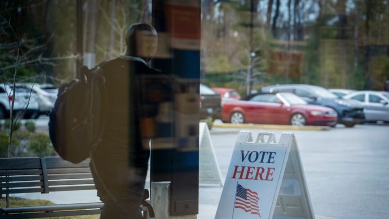 Un site de vote anticipé avant l'élection primaire républicaine à la bibliothèque Wando Mount Pleasant à Mount Pleasant, S.C., le 17 février 2024. Madalina Vasiliu/Epoch Times