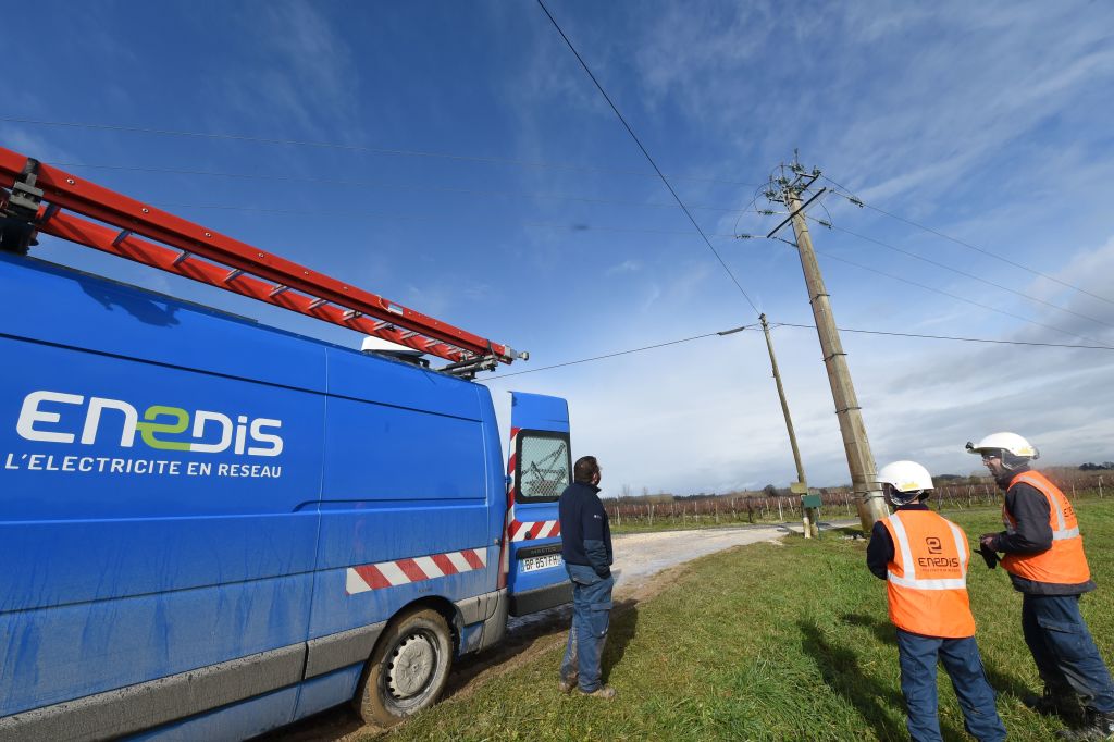 Tempête Caetano : 200.000 foyers sont sans courant et des milliers de routiers sont restés bloqués toute la nuit