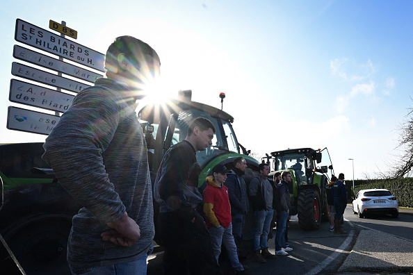 Manifestation d'agriculteurs à Isigny-le-Buat, dans la Manche. Illustration. (Photo LOU BENOIST/AFP via Getty Images)