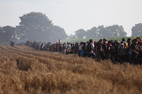 Bassines: entre 700 et 1.000 opposants manifestent dans la Vienne