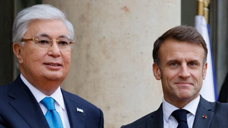 Emmanuel Macron propose au Kazakhstan l’aide française sur le nucléaire civil