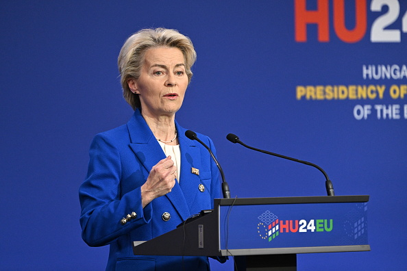 "Baisse du prix de l'énergie" : Ursula von der Leyen propose à Donald Trump de remplacer le gaz russe par du gaz américain