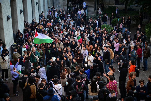 "Israël criminel, Yaël complice" : des tags et une manifestation d'étudiants pro-palestiniens contre la venue de Yaël Braun-Pivet à Lyon