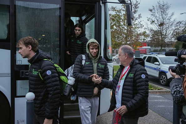 Montauban : Léon Marchand "pourrait se la jouer star de la natation mondiale mais il redevient un nageur lambda"