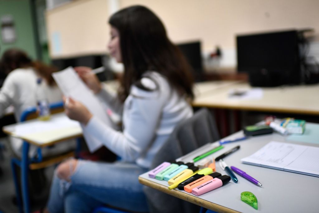 "Il y a une volonté d'entrisme" : l'ancien proviseur du lycée Maurice Ravel appelle le personnel éducatif à "ne pas fléchir"