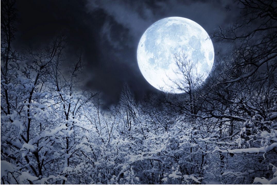 Une pleine "lune froide" ornera le ciel nocturne quelques jours avant Noël, ainsi que la "lune noire" en décembre