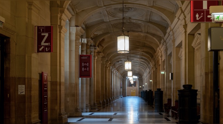 Intérieur du Palais de Justice de Paris. (Photo : Dorota Szymczyk/Shutterstock)