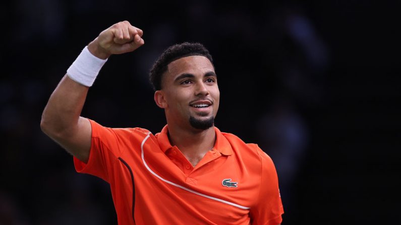 Arthur Fils s'est relancé aux Finales NextGen de l'ATP en s'imposant jeudi à Jeddah contre Jakub Mensik, tandis que Luca Van Assche s'est incliné face à Alex Michelsen.  (Photo : Julian Finney/Getty Images)