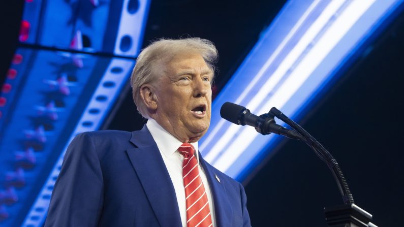 Le président élu des États-Unis, Donald Trump, s'exprime lors de l'AmericaFest de Turning Point USA au Phoenix Convention Center le 22 décembre 2024 à Phoenix, Arizona (Rebecca Noble/Getty Images).