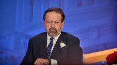 Sebastian Gorka décrit la politique étrangère de Trump : pas d’interventionnisme ni d’isolationnisme, mais une « force chirurgicale »