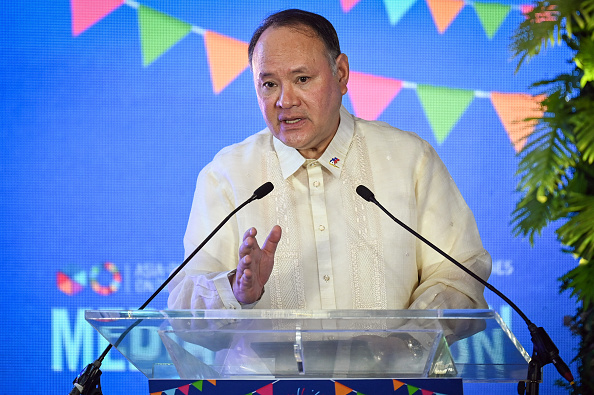 Le ministre philippin de la Défense, Gilberto Teodoro, prononce un discours lors de la Conférence ministérielle Asie-Pacifique, le 14 octobre 2024. (JAM STA ROSA/AFP via Getty Images)