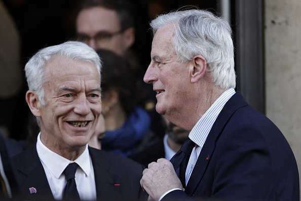 Le président du Medef Patrick Martin (g) et le Premier ministre Michel Barnier le 22 novembre 2024. (Photo STEPHANE DE SAKUTIN/AFP via Getty Images)