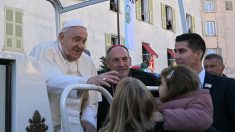 Visite historique du pape François en Corse : le pape plaide pour une laïcité qui ne soit pas « statique et figée »