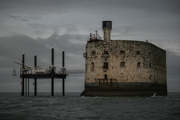 Fort Boyard, lieu de tournage du jeu télévisé « Fort Boyard », près de La Rochelle, le 17 décembre 2024. (PHILIPPE LOPEZ/AFP via Getty Images)