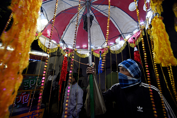 New Delhi : les détectives au cœur des noces indiennes