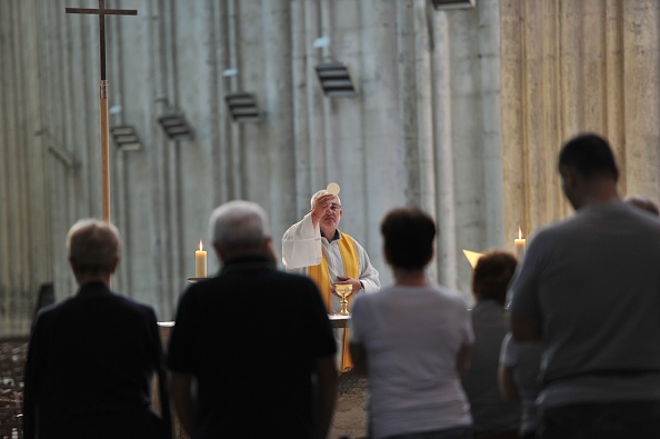 Seine-et-Marne : deux hommes, dont un sous OQTF, placés en garde à vue pour avoir perturbé la messe à Nemours