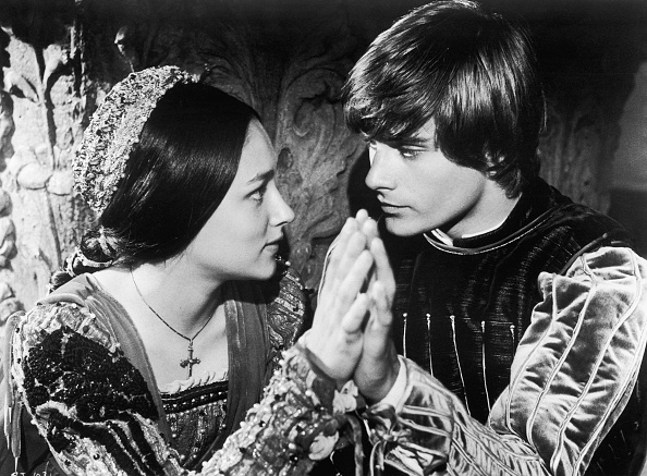 Olivia Hussey et Leonard Whiting dans les rôles-titres de la version cinématographique de Franco Zeffirelli de « Roméo et Juliette » de Shakespeare. (Photo Hulton Archive/Getty Images)