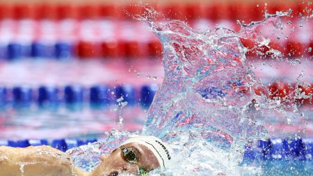 Léon Marchand finit 2024 par une ultime victoire à Saint-Denis de La Réunion