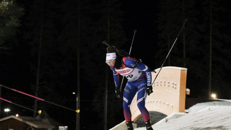 "Voir si j'ai les clés et les capacités mentalement" pour viser le gros globe de cristal de n°1 mondiale, "c'est le challenge de l'année", explique Lou Jeanmonnot.(Photo : MINNA RAITAVUO/Lehtikuva/AFP via Getty Images)