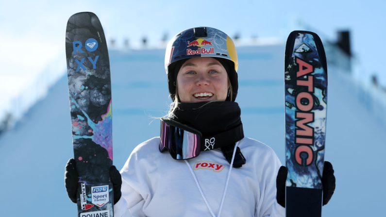 Tess Ledeux, star du ski freestyle, a remporté l'épreuve de big air samedi à Pékin, signant sa deuxième victoire de suite cet hiver et sa 16e en Coupe du monde, un record. (Photo : Jamie Squire/Getty Images)