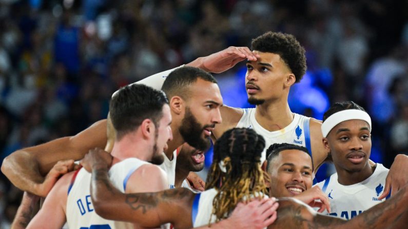 Victor Wembanyama, vice-champion olympique avec les Bleus en août, a pour but "de faire l'équipe de France tous les étés", a-t-il assuré mercredi.(Photo : DAMIEN MEYER/AFP via Getty Images)