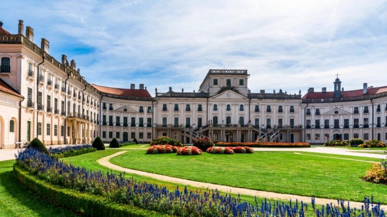 Franz Joseph Haydn, devenu l'un des compositeurs les plus célèbres du monde malgré ses origines modestes, a passé sa vie au service de la musique, et une partie de celle-ci au palais Esterhaza, à Fertod, en Hongrie. (Makasana photo)