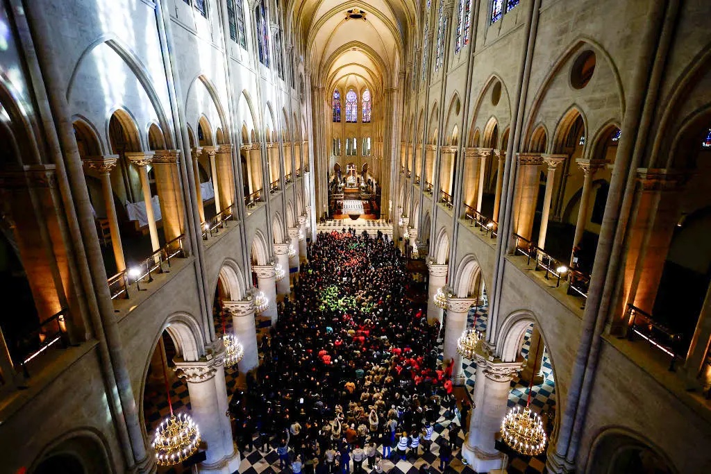 Le cœur de la France : l'histoire de Notre-Dame de Paris