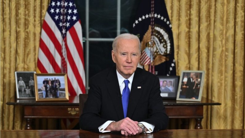 Le président Joe Biden, après avoir prononcé son discours d'adieu à la nation dans le bureau ovale de la Maison-Blanche, à Washington, le 15 janvier 2025. (Mandel Ngan/Getty Images)