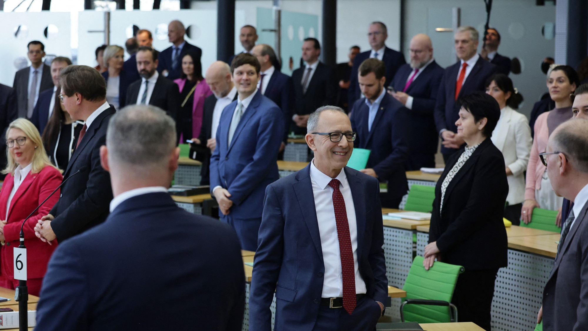 Un tribunal juge que l'agence de renseignement allemande peut qualifier l'AfD Saxe de "parti d'extrême droite"