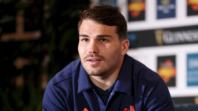 Antoine Dupont s'est réjoui mardi d'avoir "deux semaines avant le premier match" du Tournoi des six nations, lors de la présentation officielle de la compétition à Rome. (Photo : Giampiero Sposito/Getty Images)