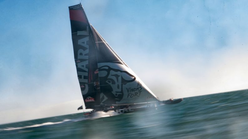 Après l'avarie dont a été victime Sam Goodchild (Vulnerable) lundi, Jérémie Beyou (Charal) a consolidé mardi sa 4e place dans le Vendée Globe. (Photo : LOIC VENANCE/AFP via Getty Images)