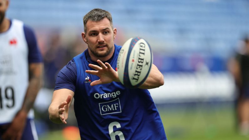 Malgré un Grand Chelem en 2022, "il manque des trophées" aux Bleus de Fabien Galthié, a reconnu mardi le troisième ligne François Cros, qui espère "étoffer" ce palmarès, à dix jours du début du Tournoi des six nations face au pays de Galles. (Photo : David Rogers/Getty Images)