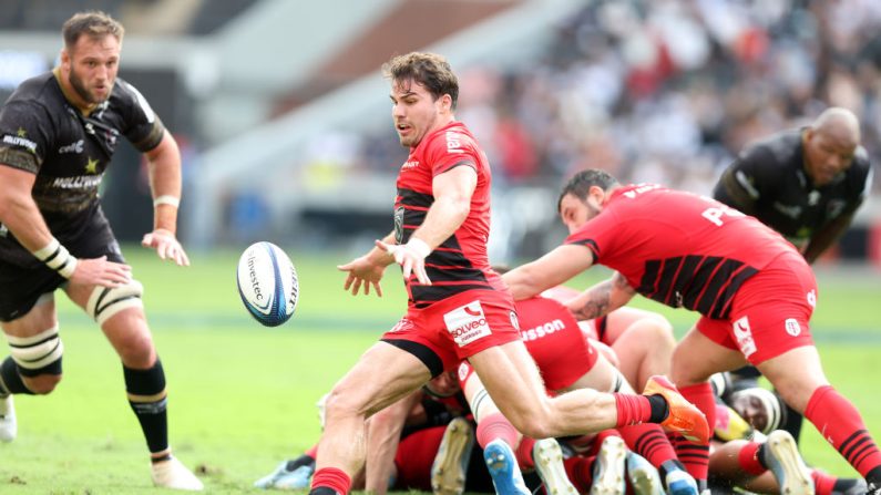 Antoine Dupont avait un "sentiment mitigé" après la victoire de Toulouse sans bonus samedi à Durban chez les Sharks, craignant que le point laissé en route ne soit source de regrets lors des phases finales de la Champions Cup. (Photo : Steve Haag Sports/Gallo Images/Getty Images)