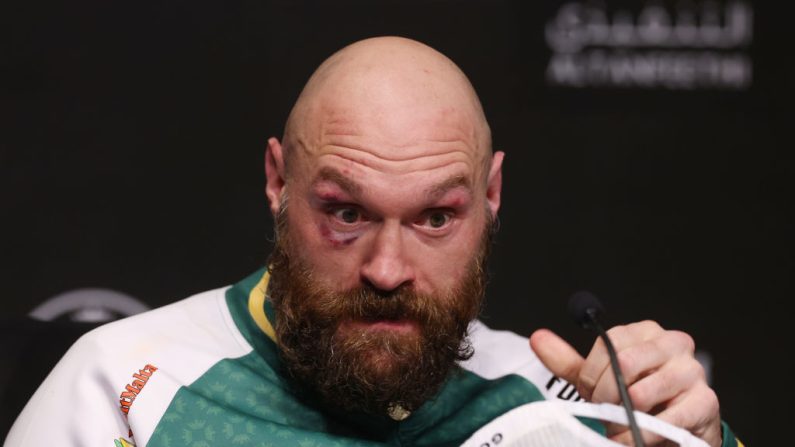 Trois semaines à peine après sa défaite contre l'Ukrainien Oleksandr Usyk à Ryad, Tyson Fury, champion du monde des lourds à deux reprises, a annoncé lundi qu'il mettait un terme à sa carrière à 36 ans. (Photo : Richard Pelham/Getty Images)