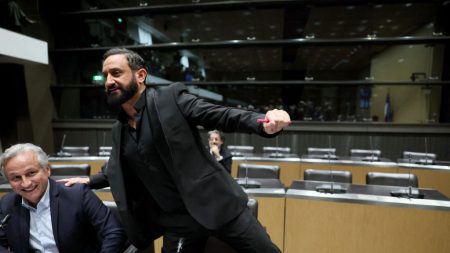Cyril Hanouna débarque sur M6 et RTL, les journalistes ne le voient pas d’un bon œil