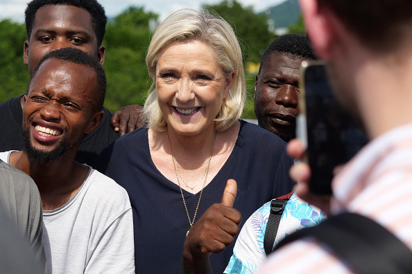 Marine Le Pen à Mayotte : le plan gouvernemental de reconstruction "ne va pas assez loin"