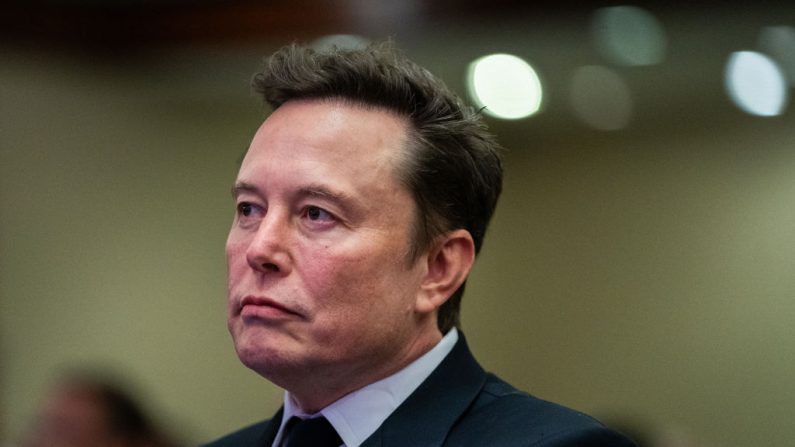 Elon Musk, PDG de Tesla, SpaceX et X, lors d'une réunion de la conférence des républicains de la Chambre des représentants au Hyatt Regency sur Capitol Hill, le 13 novembre 2024 à Washington (Allison Robbert-Pool/Getty Images)