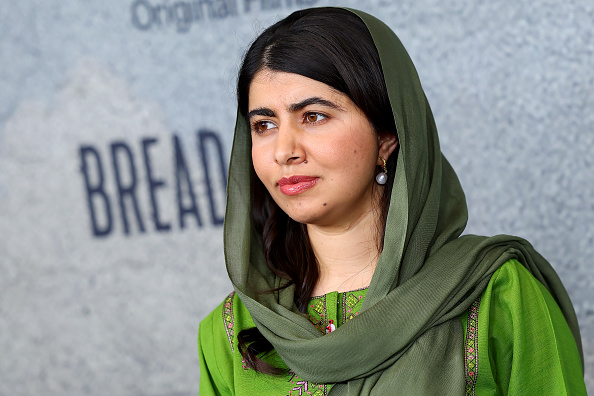 LOS ANGELES, CALIFORNIE - 14 NOVEMBRE : Malala Yousafzai assiste à la première à Los Angeles de « Bread &amp ; Roses » d'Apple Original Films au Hammer Museum le 14 novembre 2024 à Los Angeles, Californie. (Leon Bennett/Getty Images)