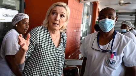 Marine Le Pen se rend à Mayotte, à la rencontre des sinistrés