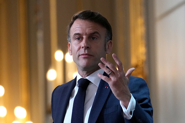 Le Président Emmanuel Macron prononce son discours devant les ambassadeurs de France en poste dans le monde, le 6 janvier 2025 au palais de l'Élysée à Paris. (Photo AURELIEN MORISSARD/POOL/AFP via Getty Images)