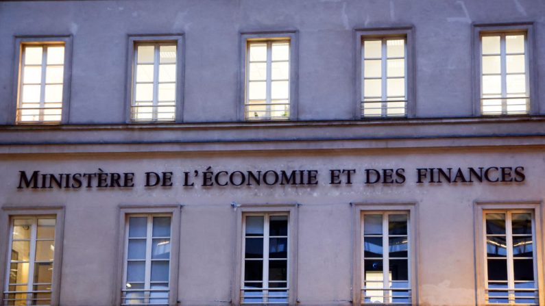 Le bâtiment extérieur du ministère de l'Économie et des Finances (Bercy) à Paris, le 9 janvier 2025. (LUDOVIC MARIN/AFP via Getty Images)