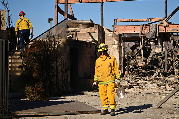 « Une aiguille dans une botte de foin » : l’alliance d’une victime, retrouvée au milieu des cendres, à Los Angeles